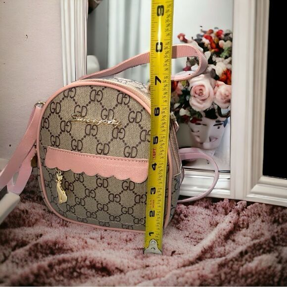 Cute mini backpack l PU Leather l Pink/Red Accent l Gold Kitty Hardware l New - Picture 4 of 10